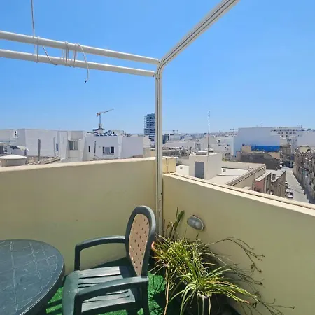 Sliema Air Conditioned Room With Private Bathroom Privatunterkunft